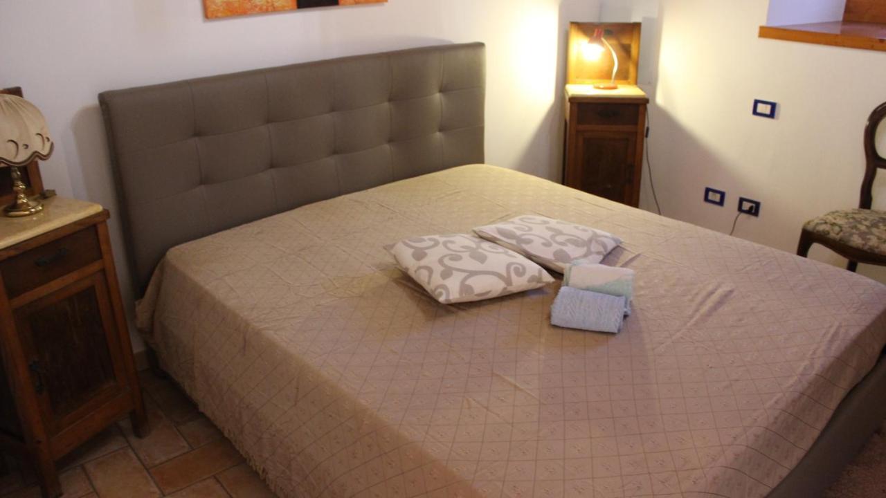 Lovelyflat II Albisano Torri Del Benaco Esterno foto